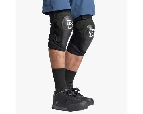 Захист колін RaceFace Roam Knee Stealth чорний M